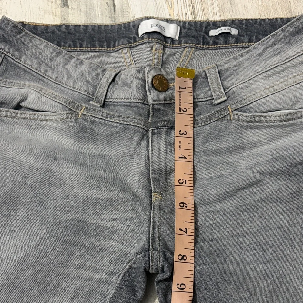 Closed chic gray